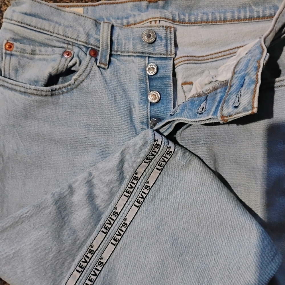 Button fly Levis - Picture 4 of 4